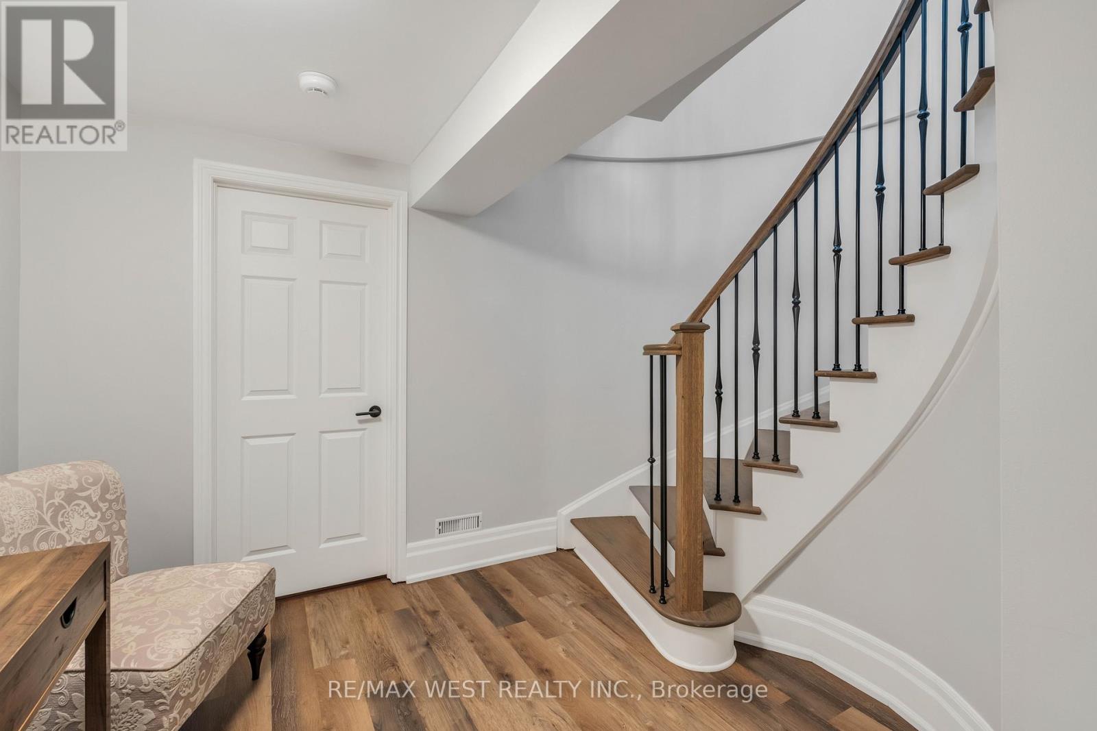 10 FARMCREST COURT - Image 34