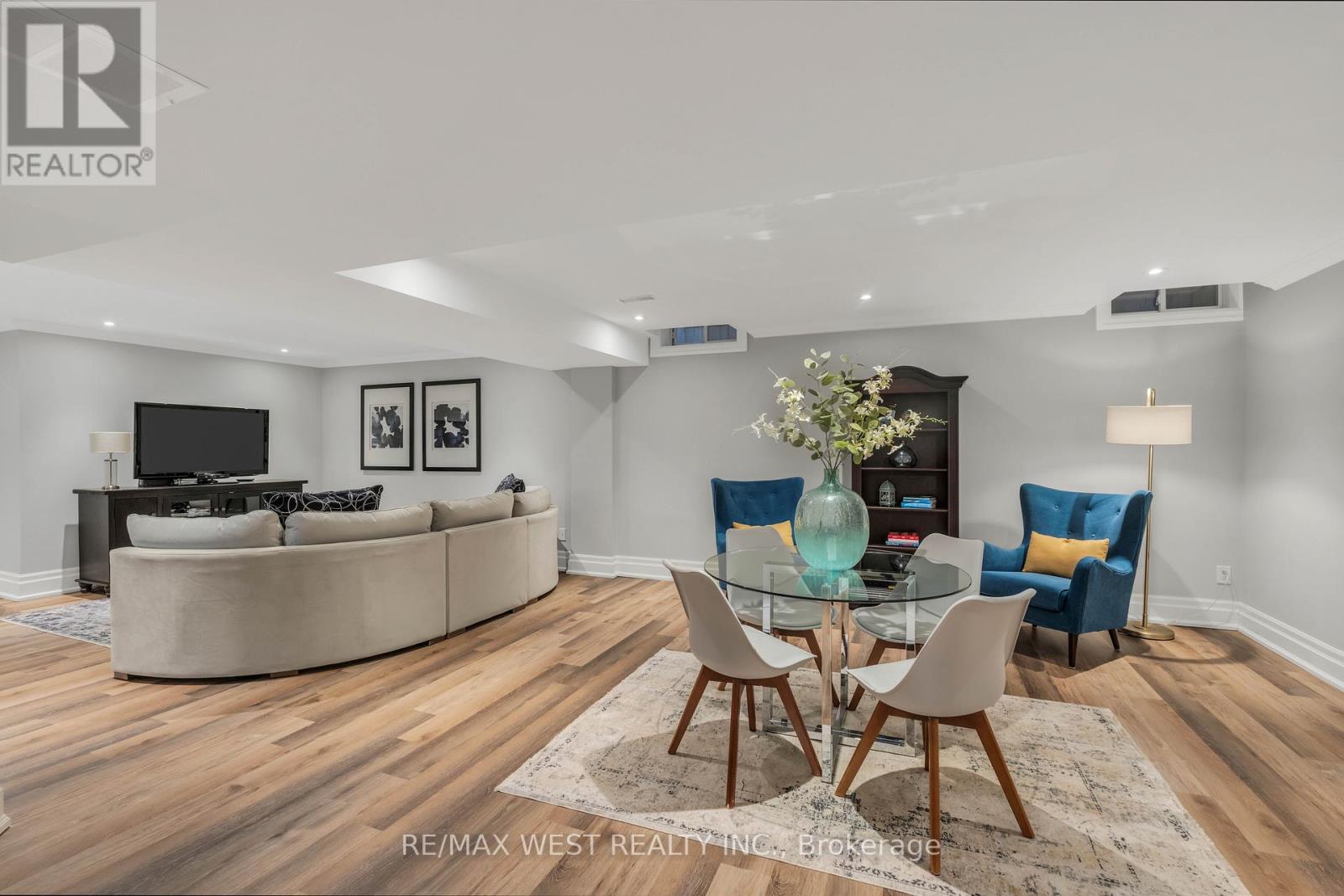 10 FARMCREST COURT - Image 35