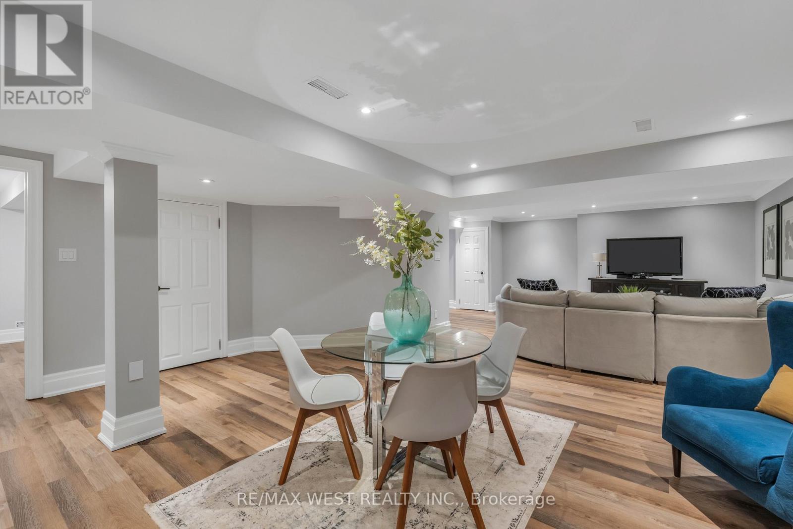 10 FARMCREST COURT - Image 36