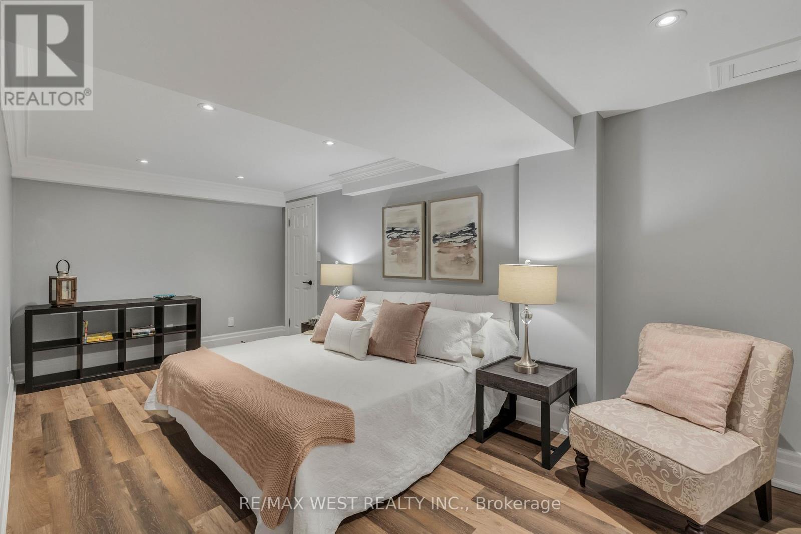10 FARMCREST COURT - Image 39