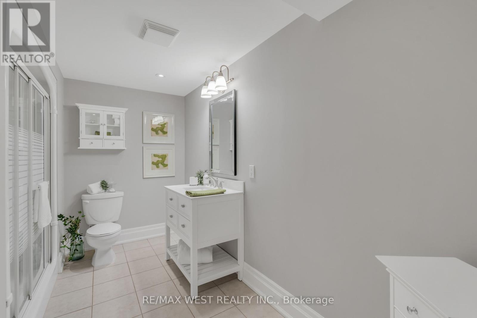 10 FARMCREST COURT - Image 40