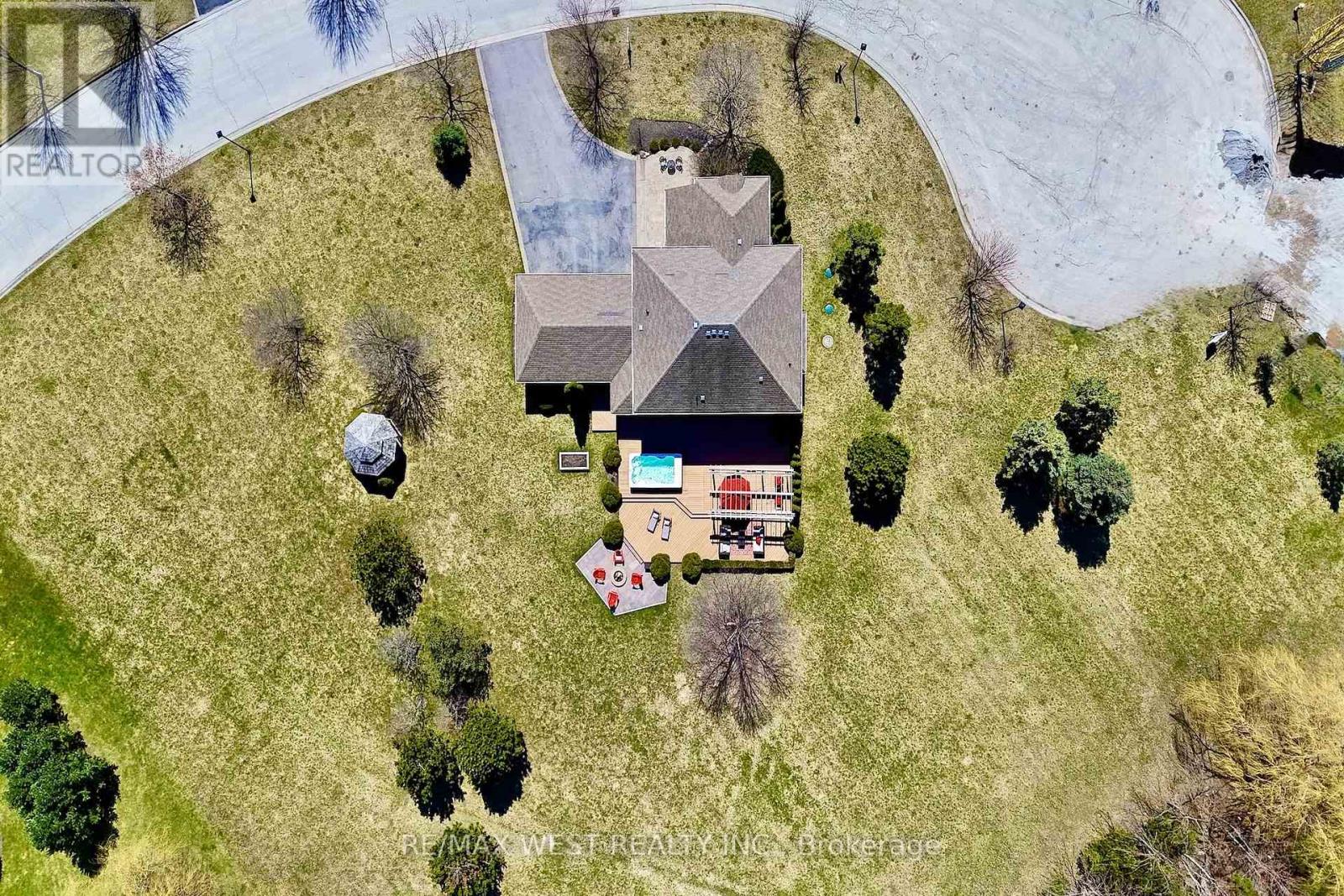 10 FARMCREST COURT - Image 41