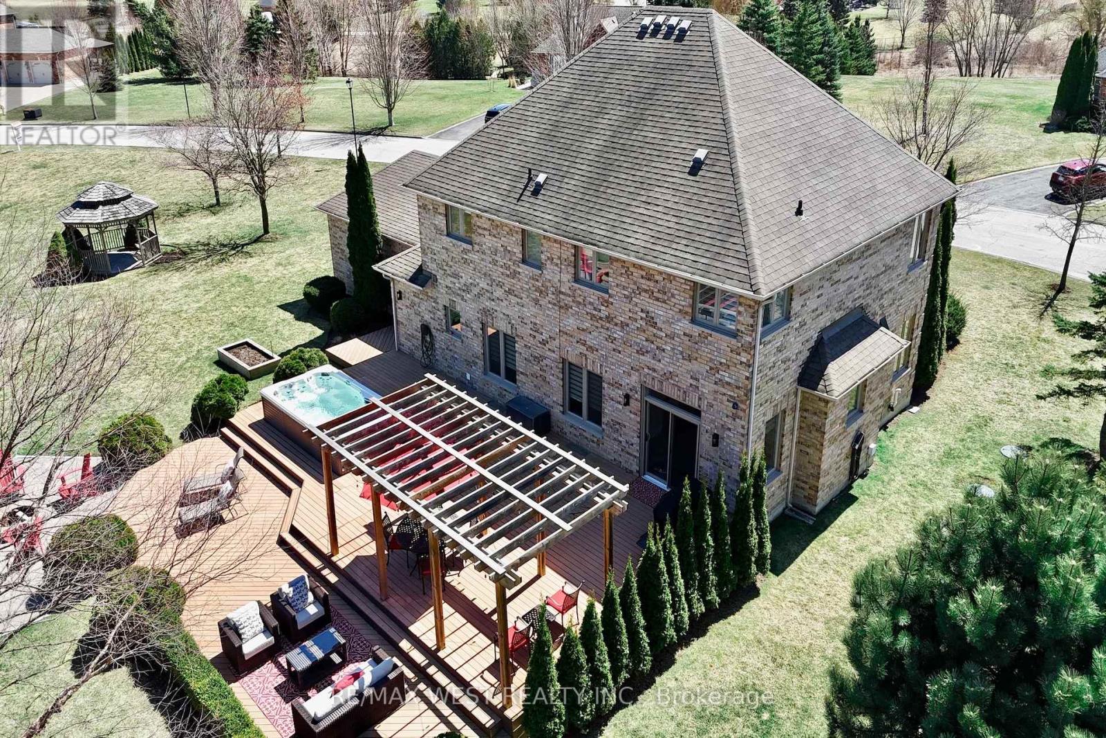 10 FARMCREST COURT - Image 44