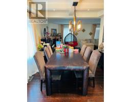 Sunroom - 1a - 719 Old Bathurst Street, Newmarket, ON L3X3A6 Photo 6