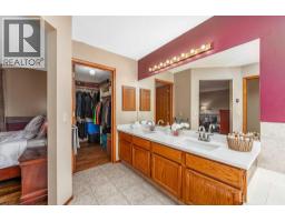 8 Hawkdale Close Nw, Calgary, AB T3G2V7 Photo 24