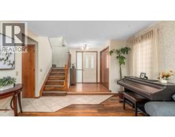4pc Bathroom - 8 Hawkdale Close Nw, Calgary, AB T3G2V7 Photo 8