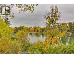 8816 48 Avenue, Calgary, AB T3B2B2 Photo 40