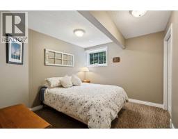 8816 48 Avenue, Calgary, AB T3B2B2 Photo 28