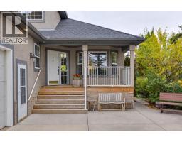 8816 48 Avenue, Calgary, AB T3B2B2 Photo 30