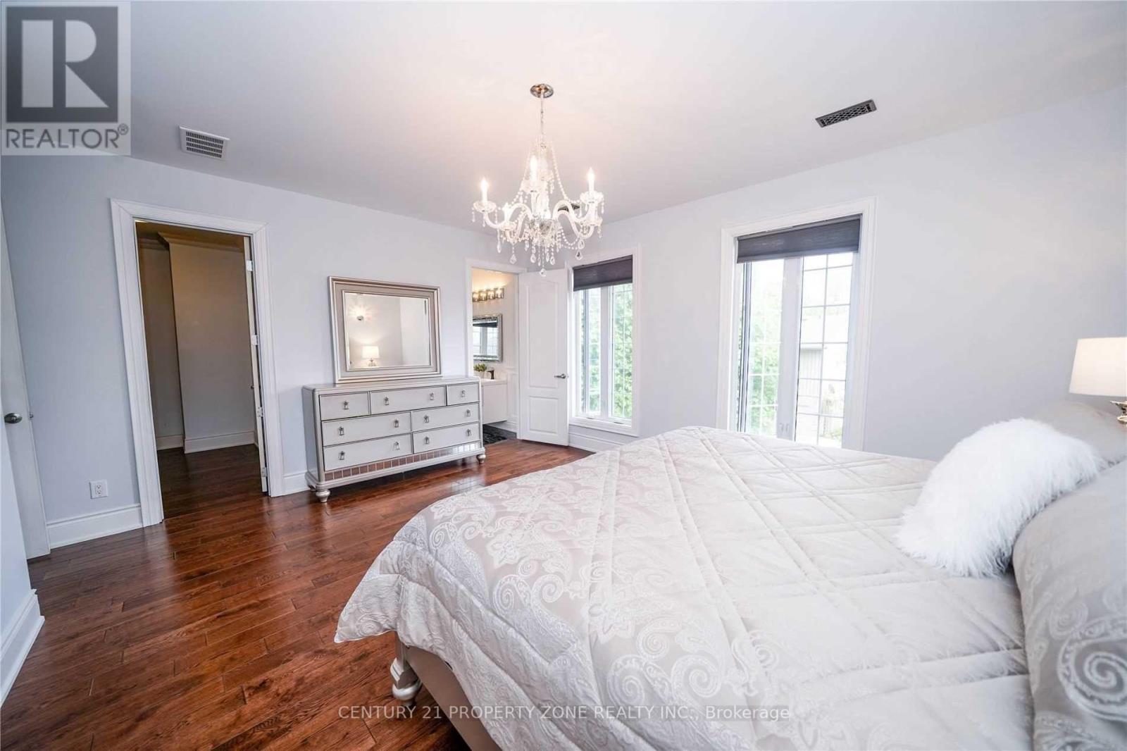 77 BOWSHELM COURT - 22