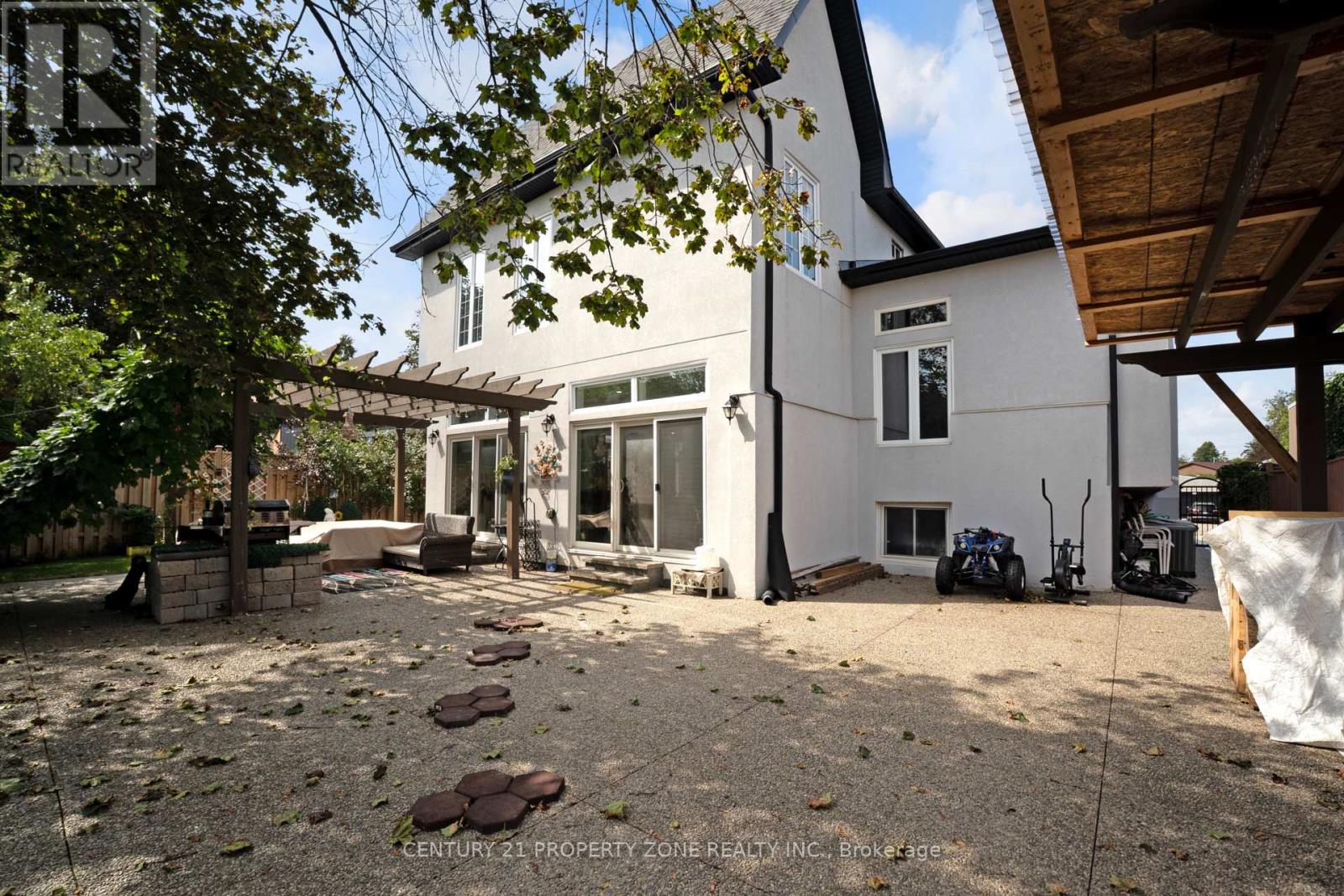 77 BOWSHELM COURT - 36