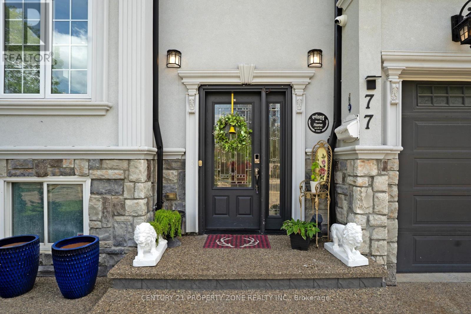 Photo of 77 BOWSHELM COURT