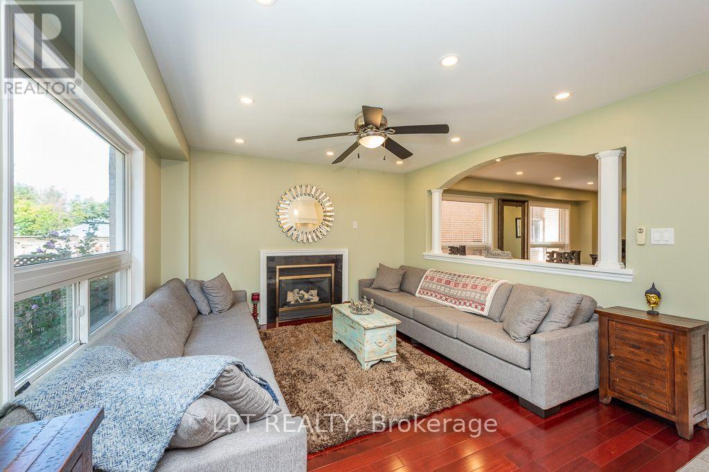 16 OAK GARDENS COURT - 11