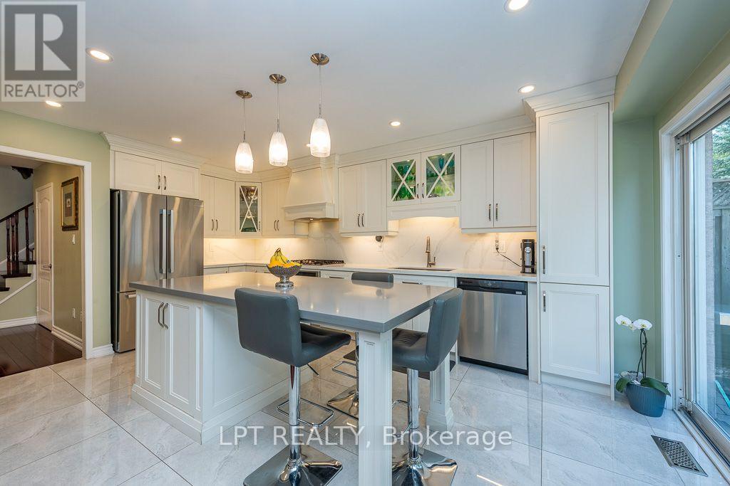 16 OAK GARDENS COURT - 14