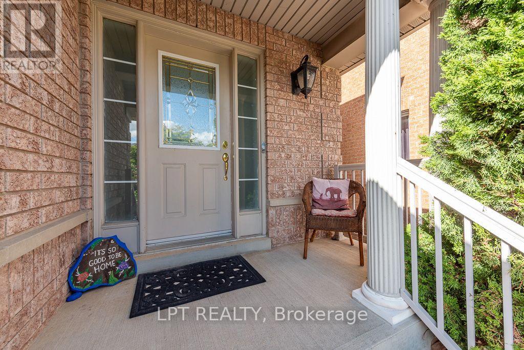 Photo of 16 OAK GARDENS COURT