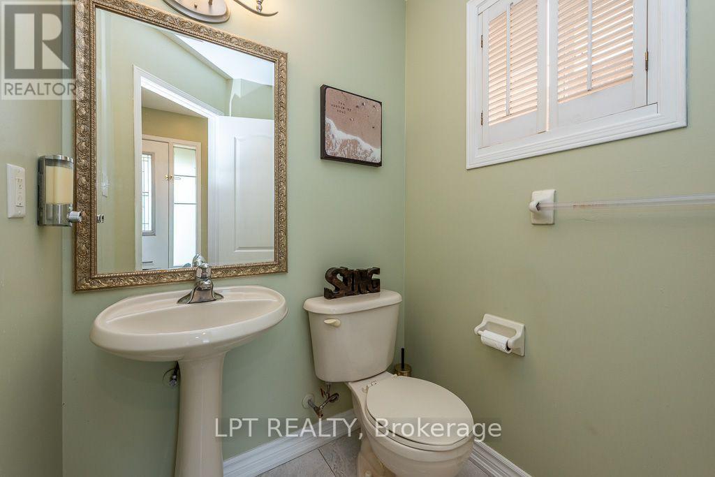 Photo of 16 OAK GARDENS COURT