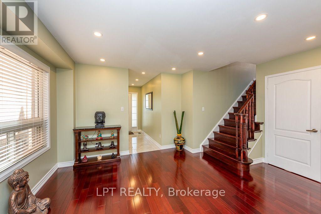 16 OAK GARDENS COURT - 8