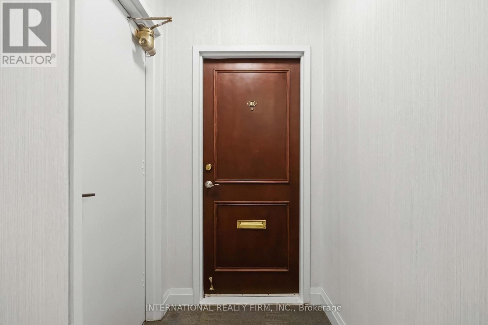 #101 151 LA ROSE AVENUE E - 15