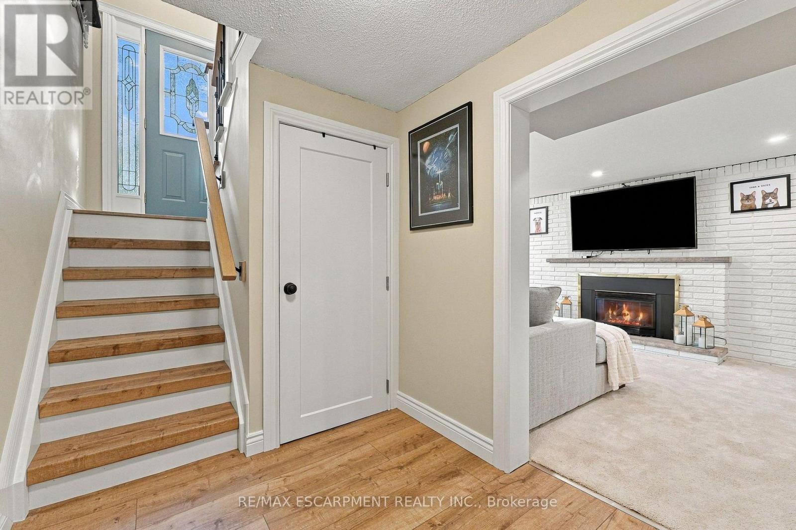 1060 DOWLAND CRESCENT - Image 26