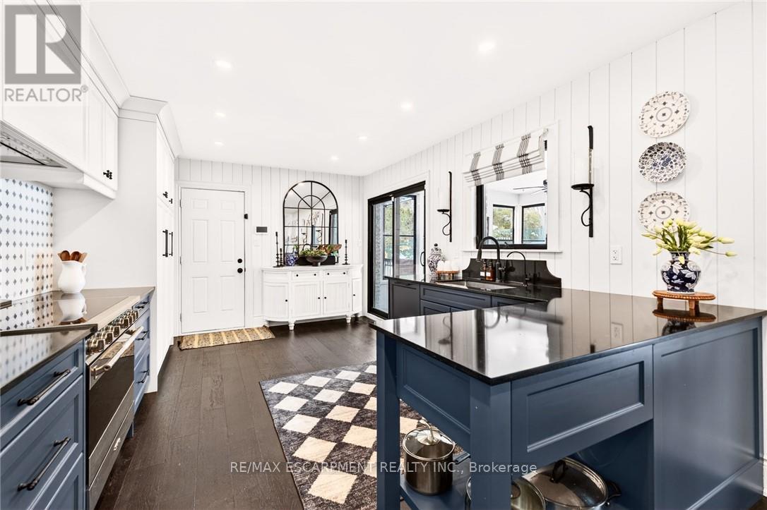 2129 HIGHVIEW DRIVE - 7