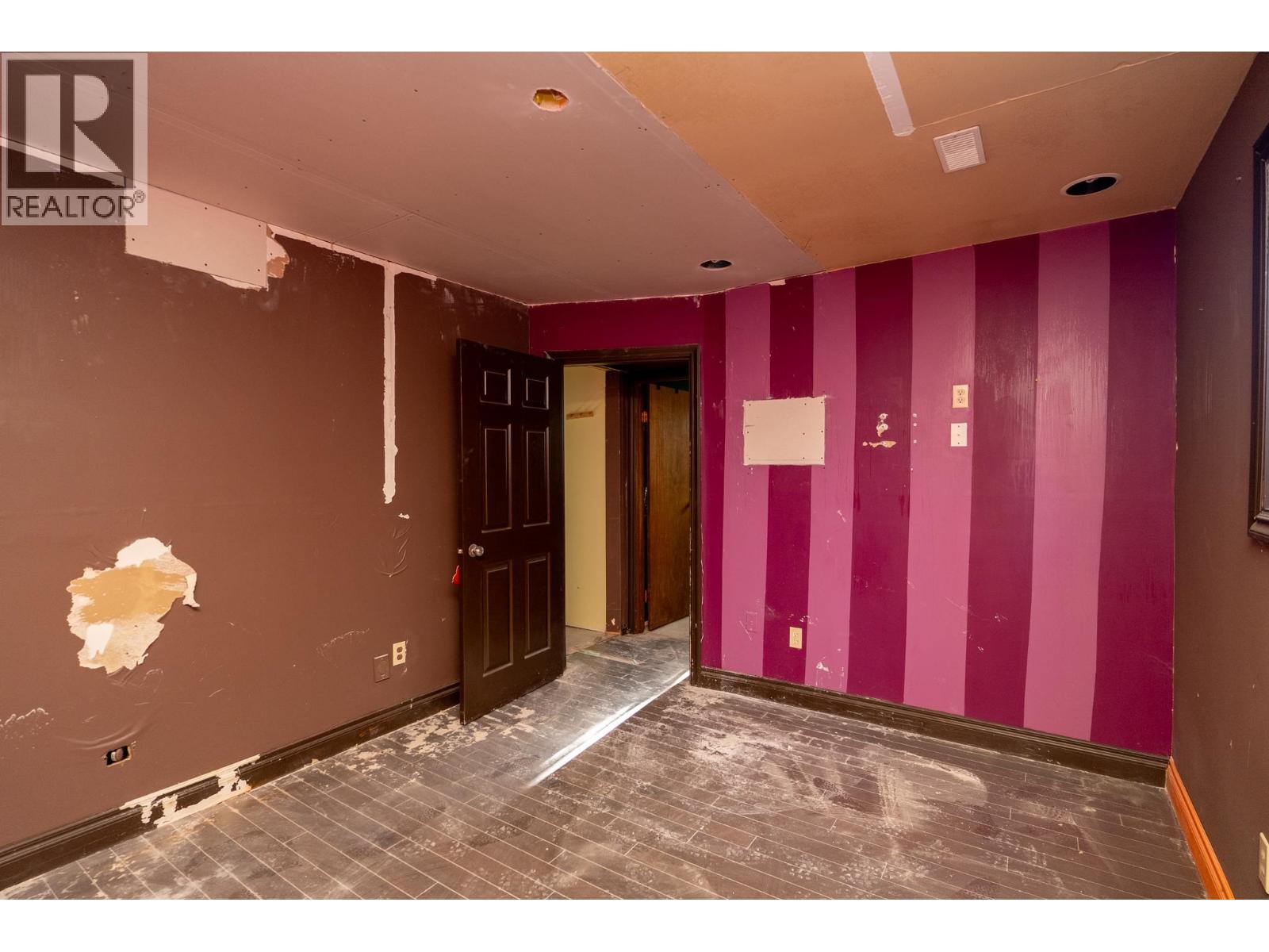 4635 SENKPIEL AVENUE - Image 23