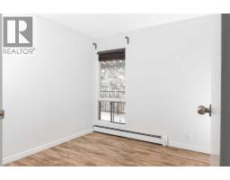 4pc Bathroom - 302, 2611 15a Street Sw, Calgary, AB T2T4C1 Photo 8