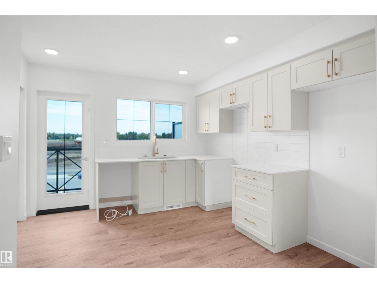 532 Uplands DR NW - 11