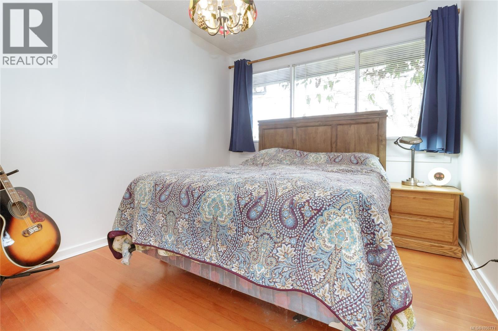 1747 Newton St - 19