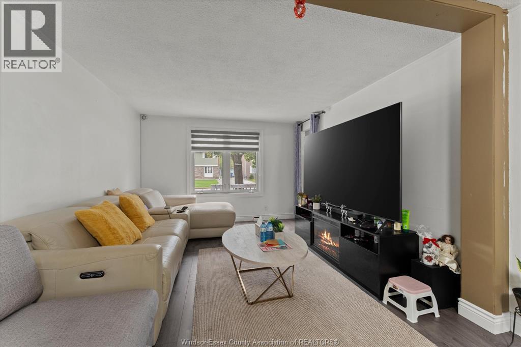 10358 SHENANDOAH, Windsor — photo 11