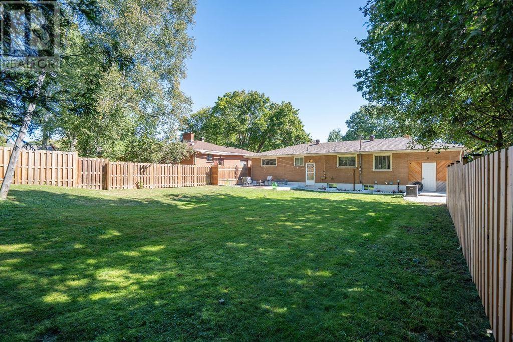 100 Parkdale DR - 12