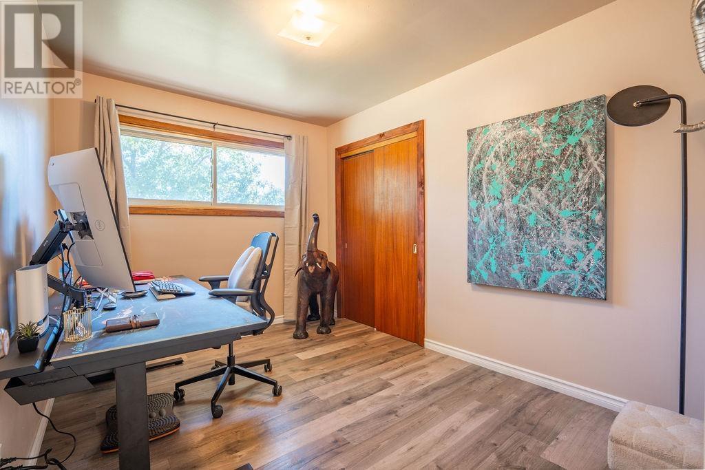 100 Parkdale DR - Image 25