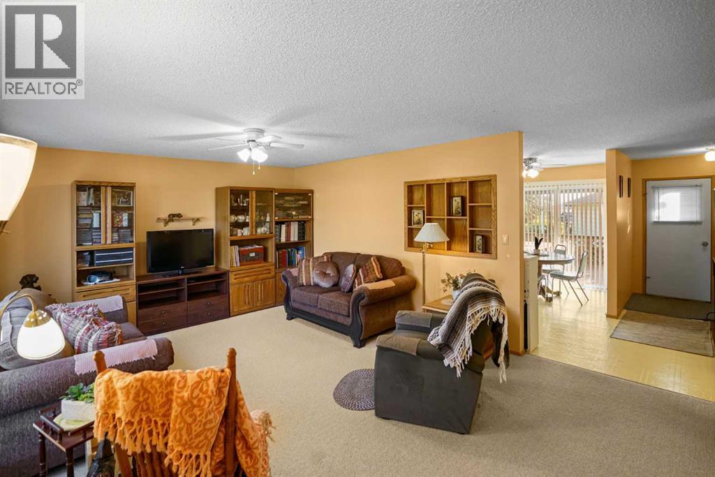 Listing photo – 5323 55 Avenue, Viking