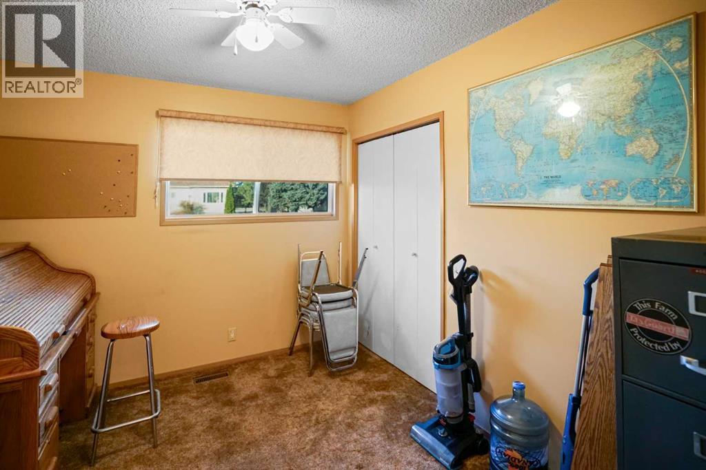 Listing photo – 5323 55 Avenue, Viking