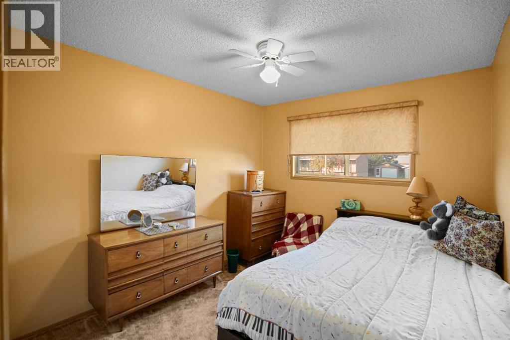 Listing photo – 5323 55 Avenue, Viking