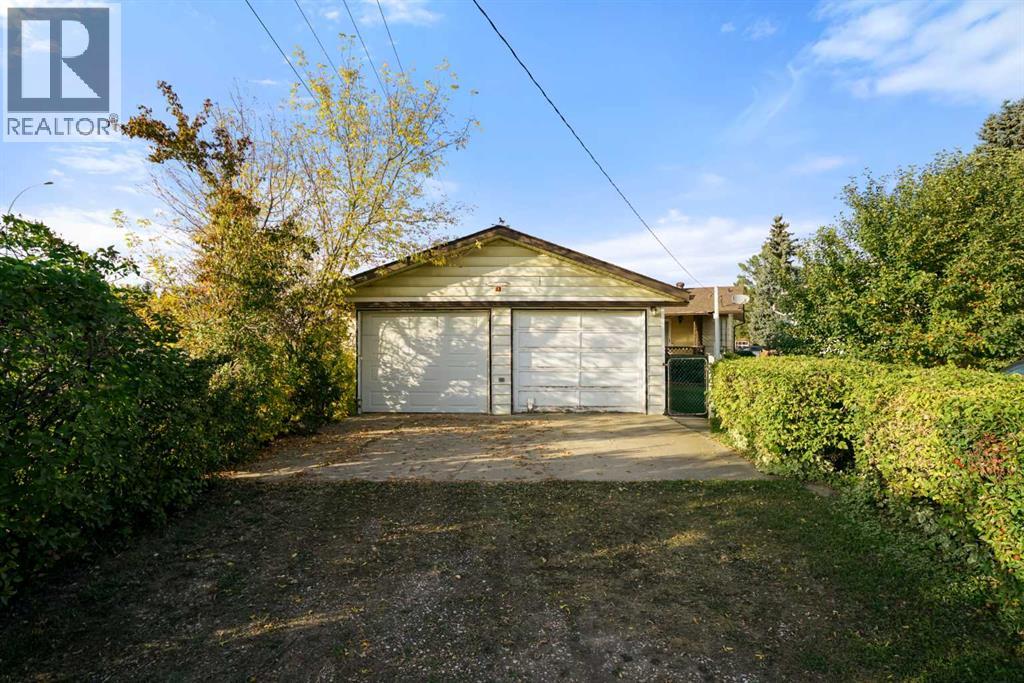 Listing photo – 5323 55 Avenue, Viking