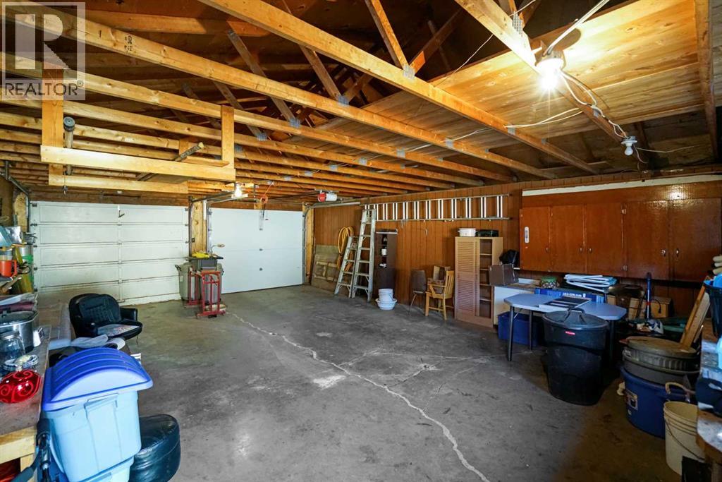 Listing photo – 5323 55 Avenue, Viking