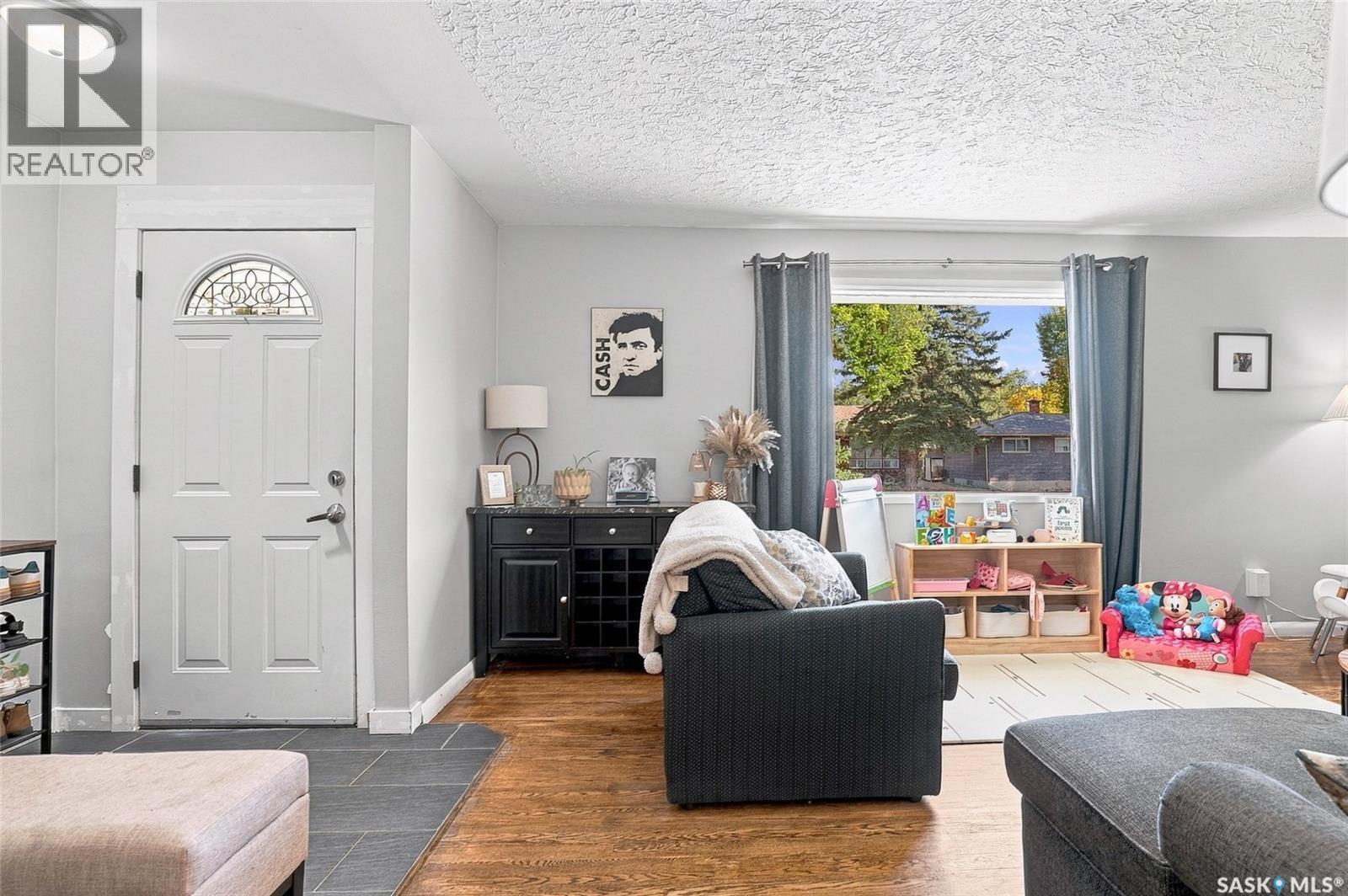 2518 Ewart AVENUE - 22