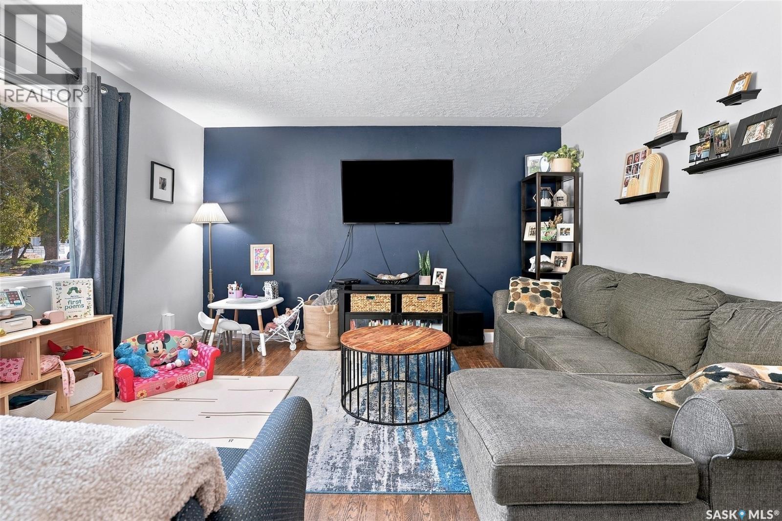 2518 Ewart AVENUE - 5