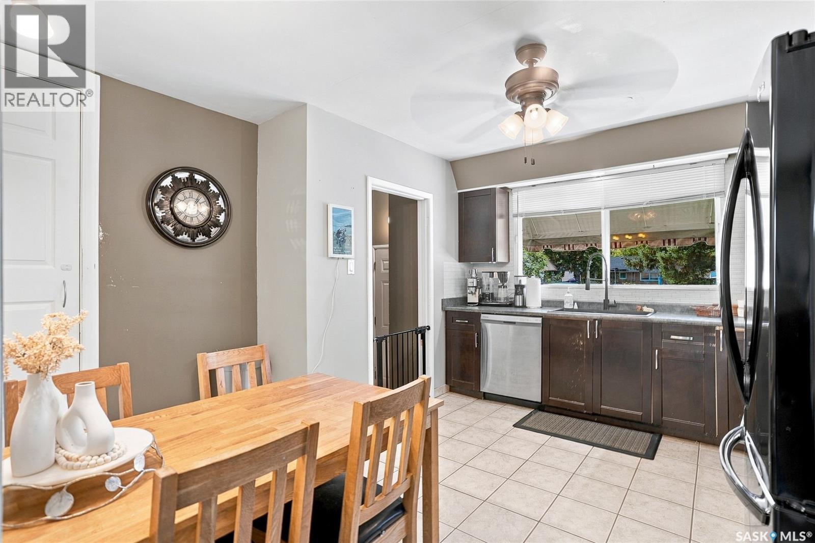 2518 Ewart AVENUE - 8