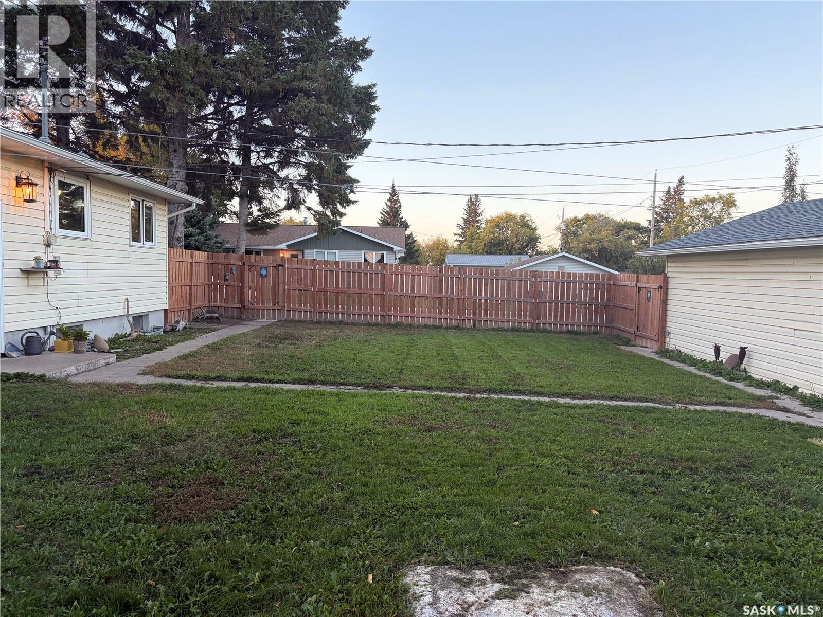 502 6th STREET E, Wynyard — photo 32