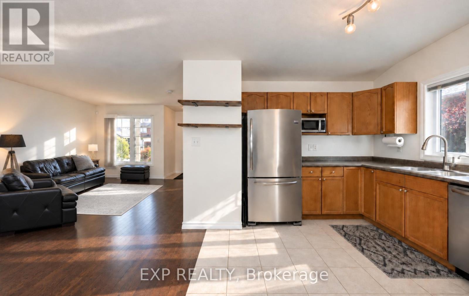65 KERR CRESCENT - 13