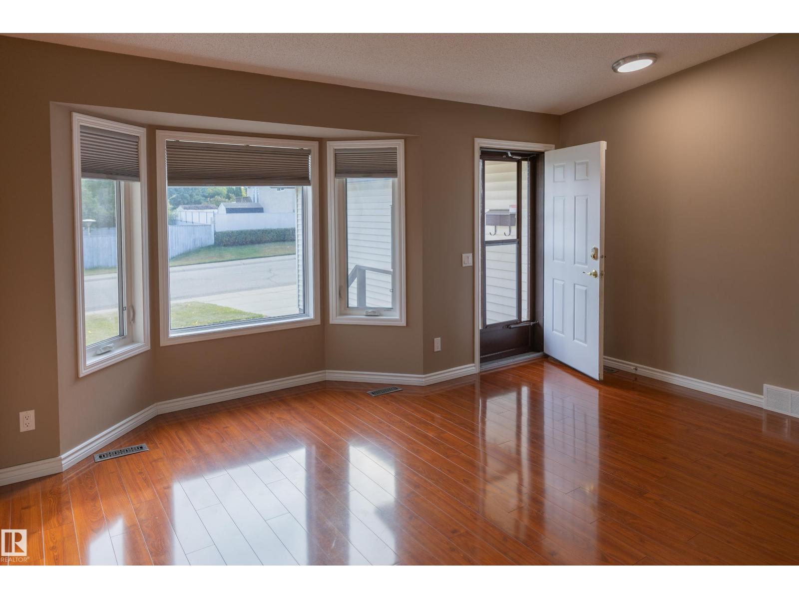 1016 48 ST NW - 6