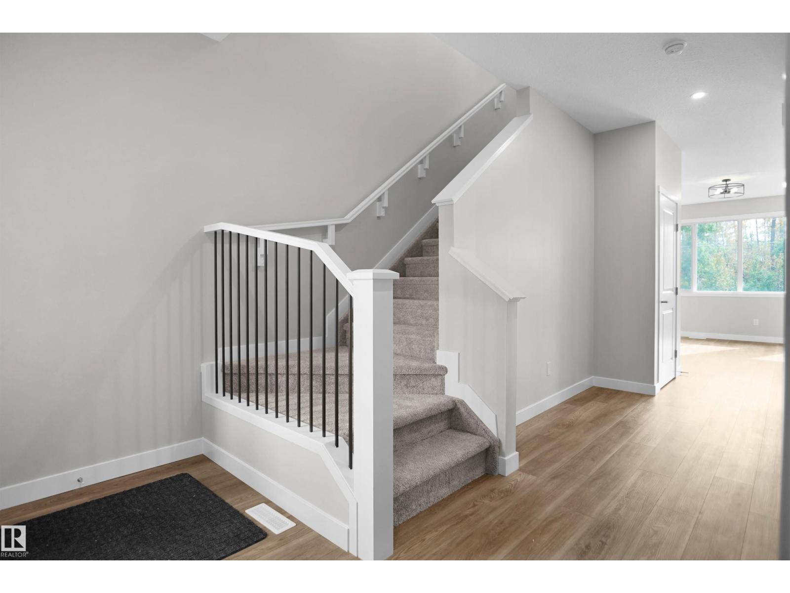 6331 175 AV NW - 2