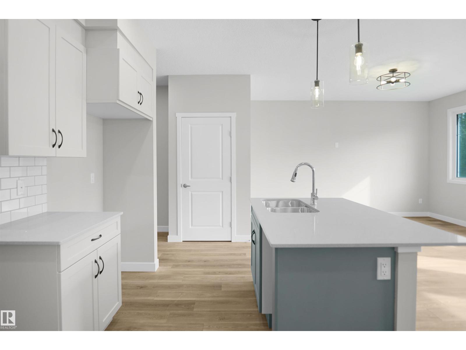 6331 175 AV NW - 15