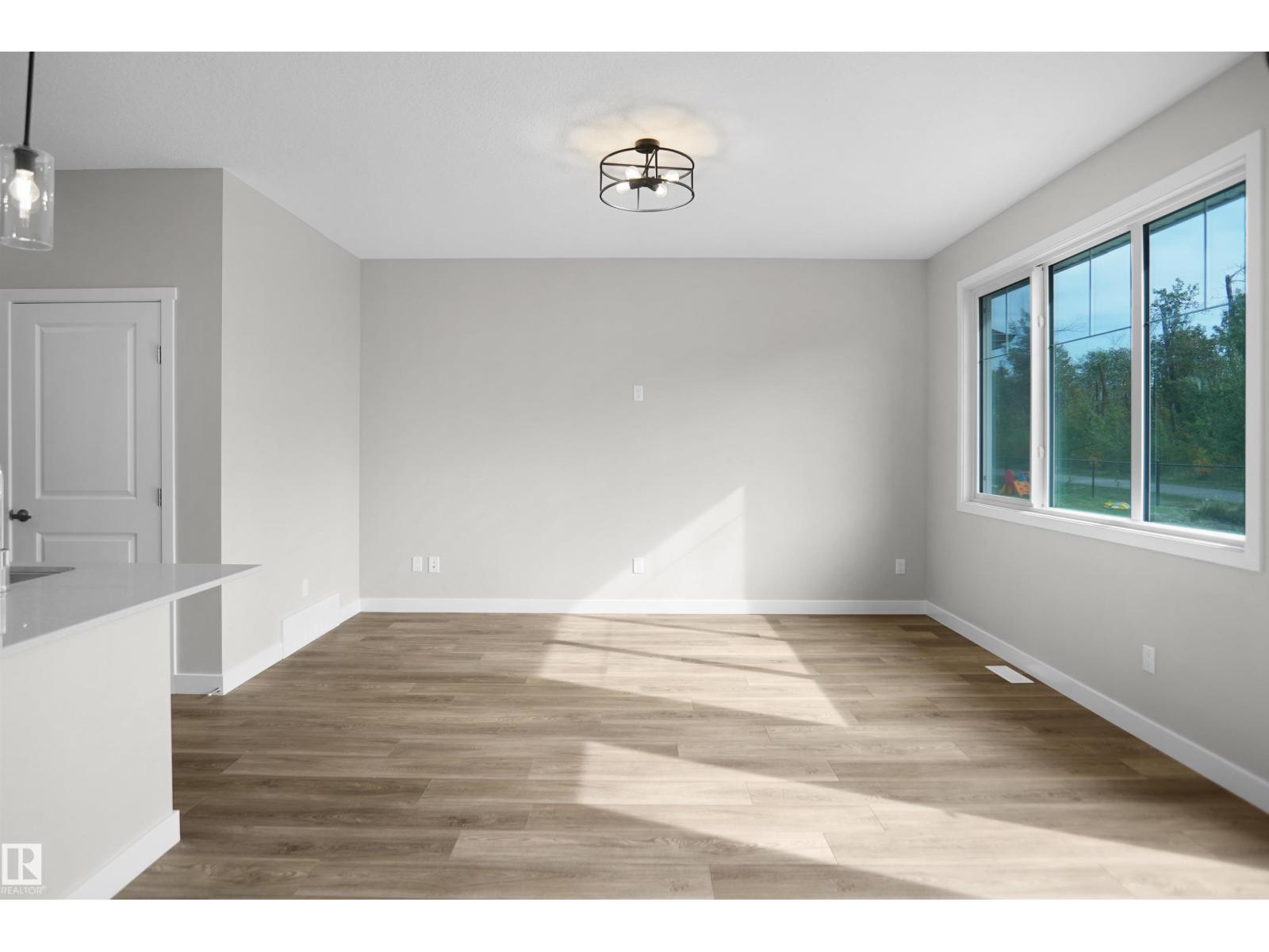 6331 175 AV NW - 7