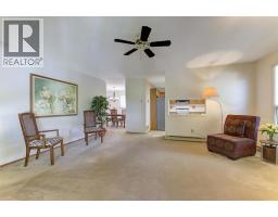 2434 Rhondda Crescent, Kelowna, BC V1Y8A3 Photo 11