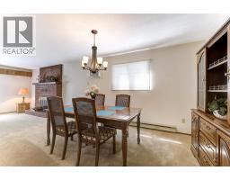 Dining room - 2434 Rhondda Crescent, Kelowna, BC V1Y8A3 Photo 9