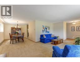 Family room - 2434 Rhondda Crescent, Kelowna, BC V1Y8A3 Photo 8