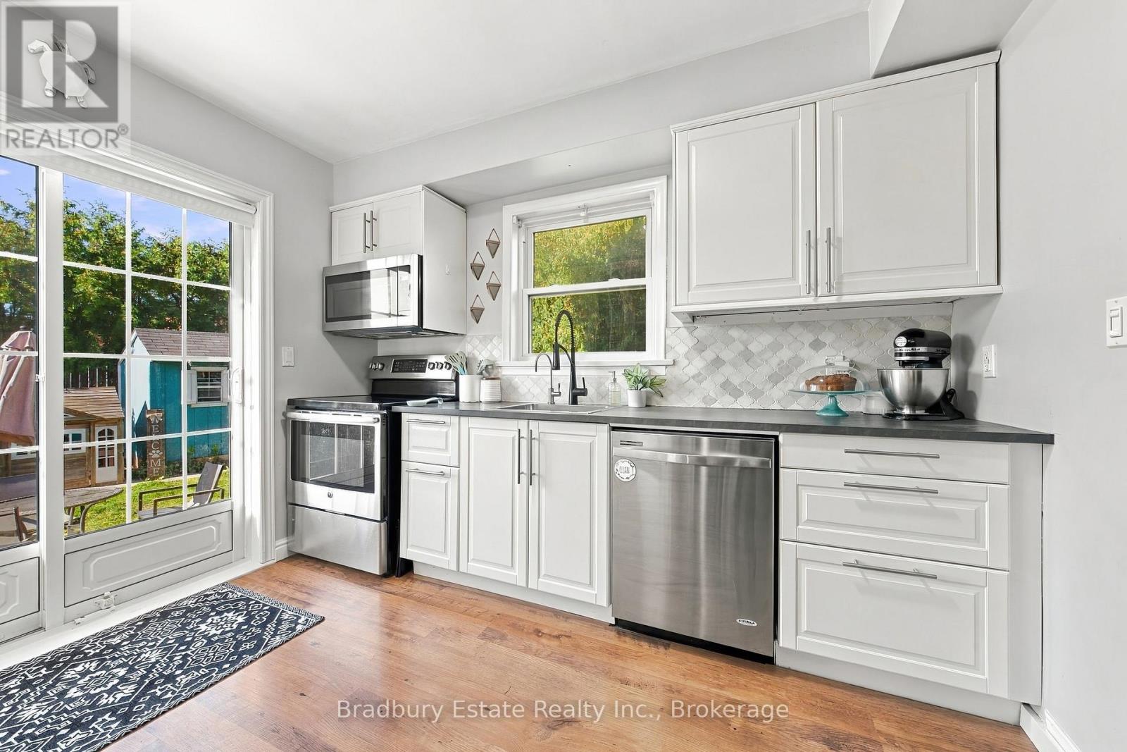 2301 BARCLAY ROAD - 11