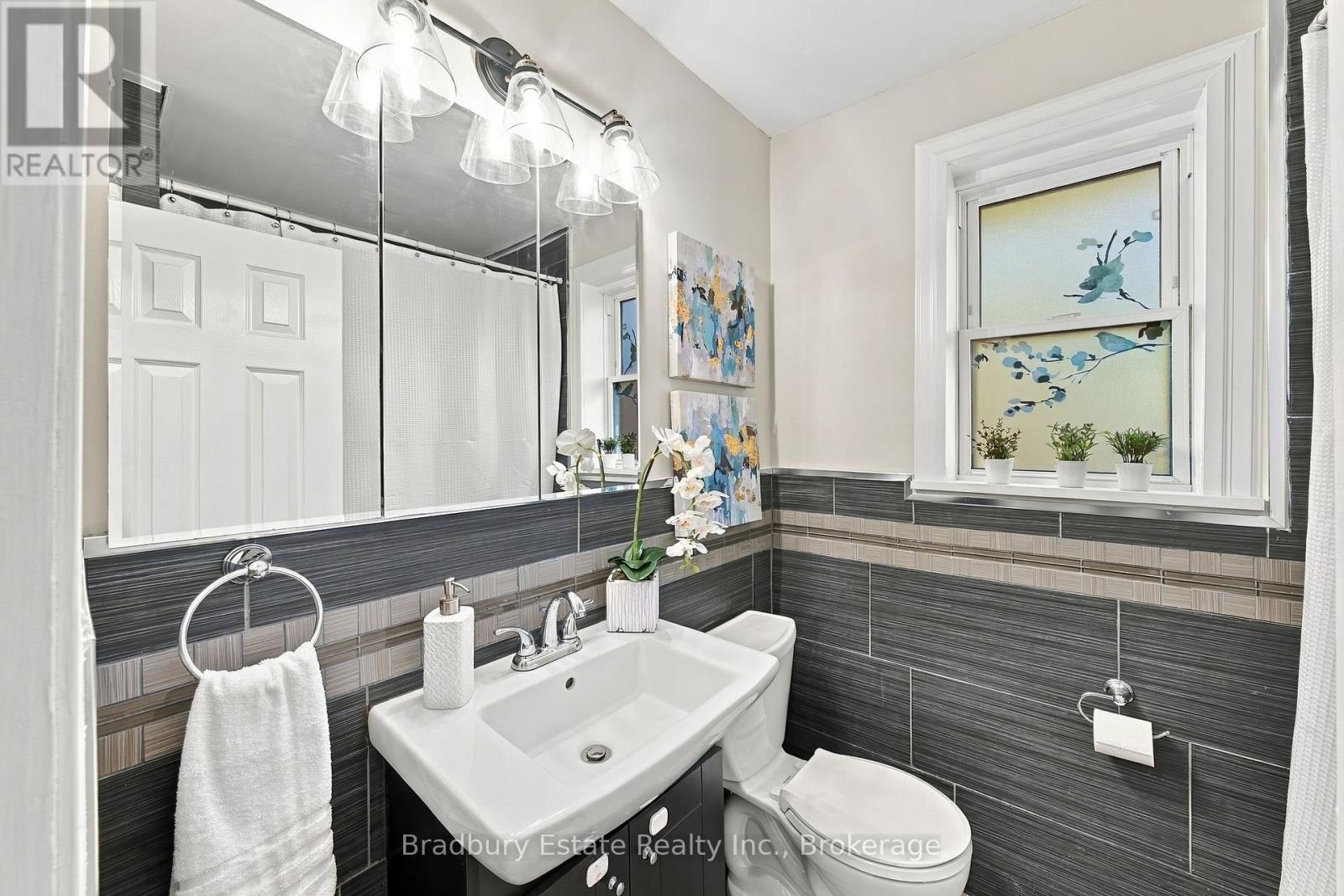 2301 BARCLAY ROAD - 23